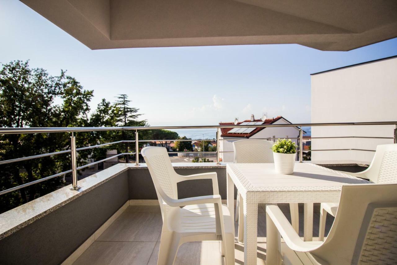 Colic Apartment Нивице Екстериор снимка