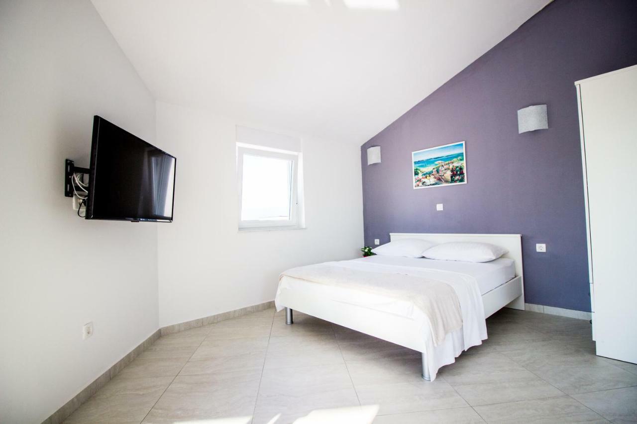 Colic Apartment Нивице Екстериор снимка