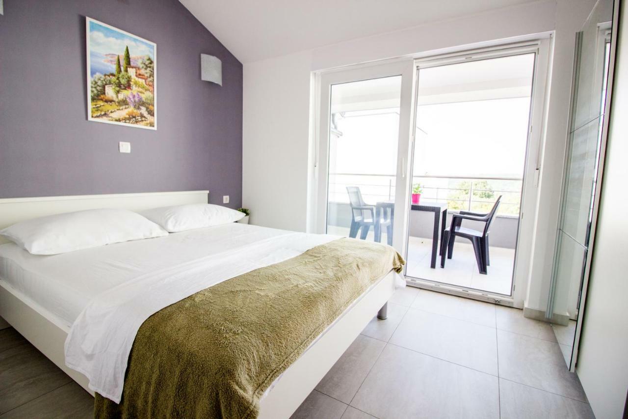 Colic Apartment Нивице Екстериор снимка