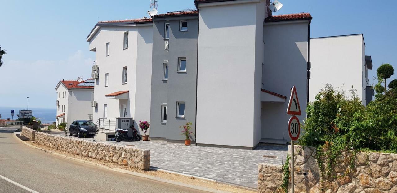 Colic Apartment Нивице Екстериор снимка